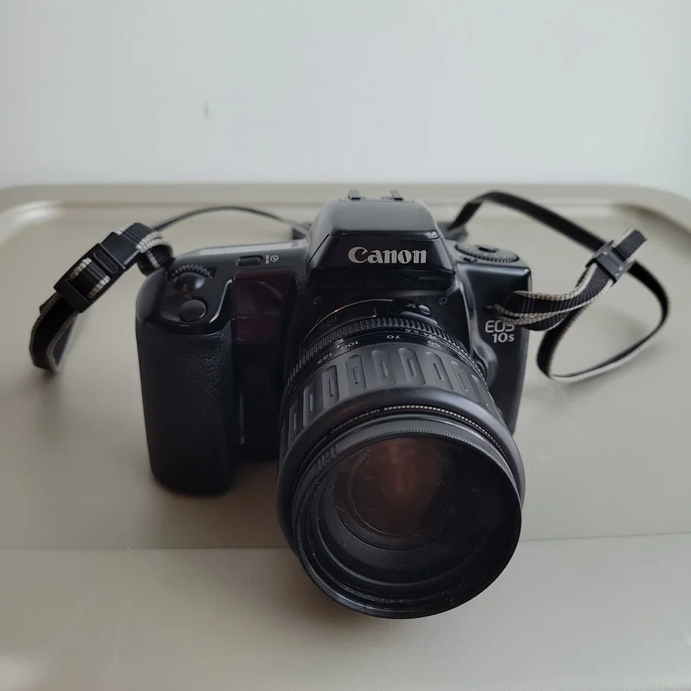 Canon EOS 10S 35mm SLR Camera   35-135mm 1:4-5.6 Lens Tested Bundle